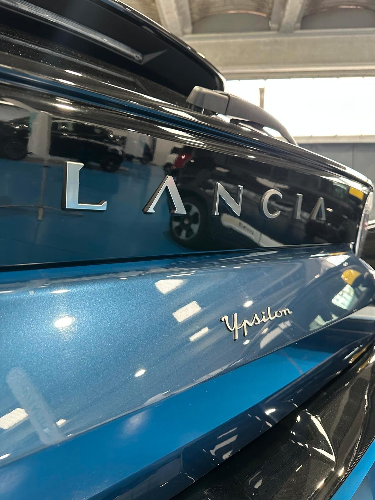 Lancia Ypsilon Hybrid e-DCT LX