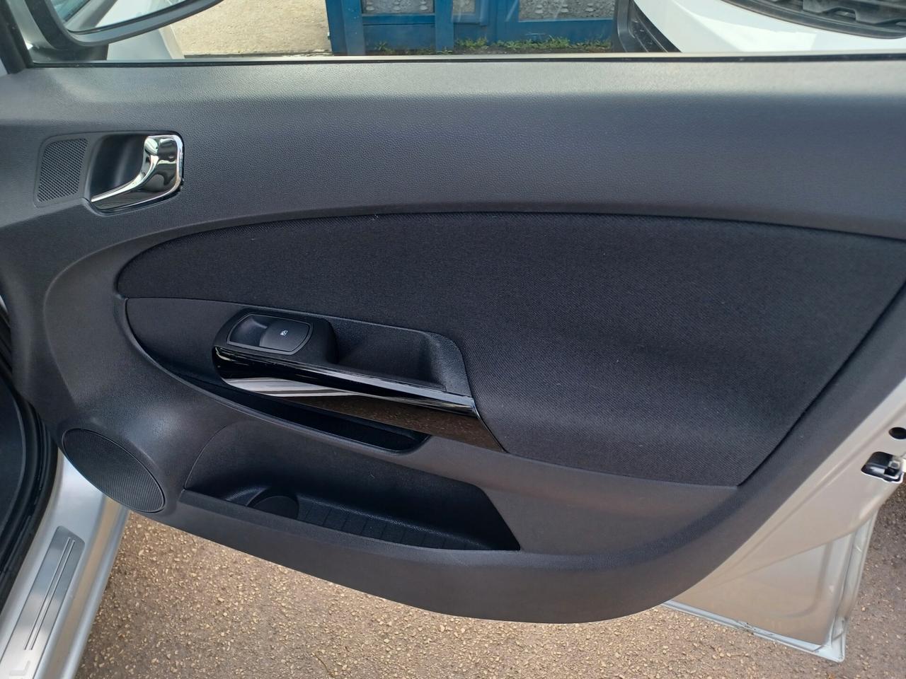 Opel Corsa 1.2 5 porte UNICO PROPRIETARIO