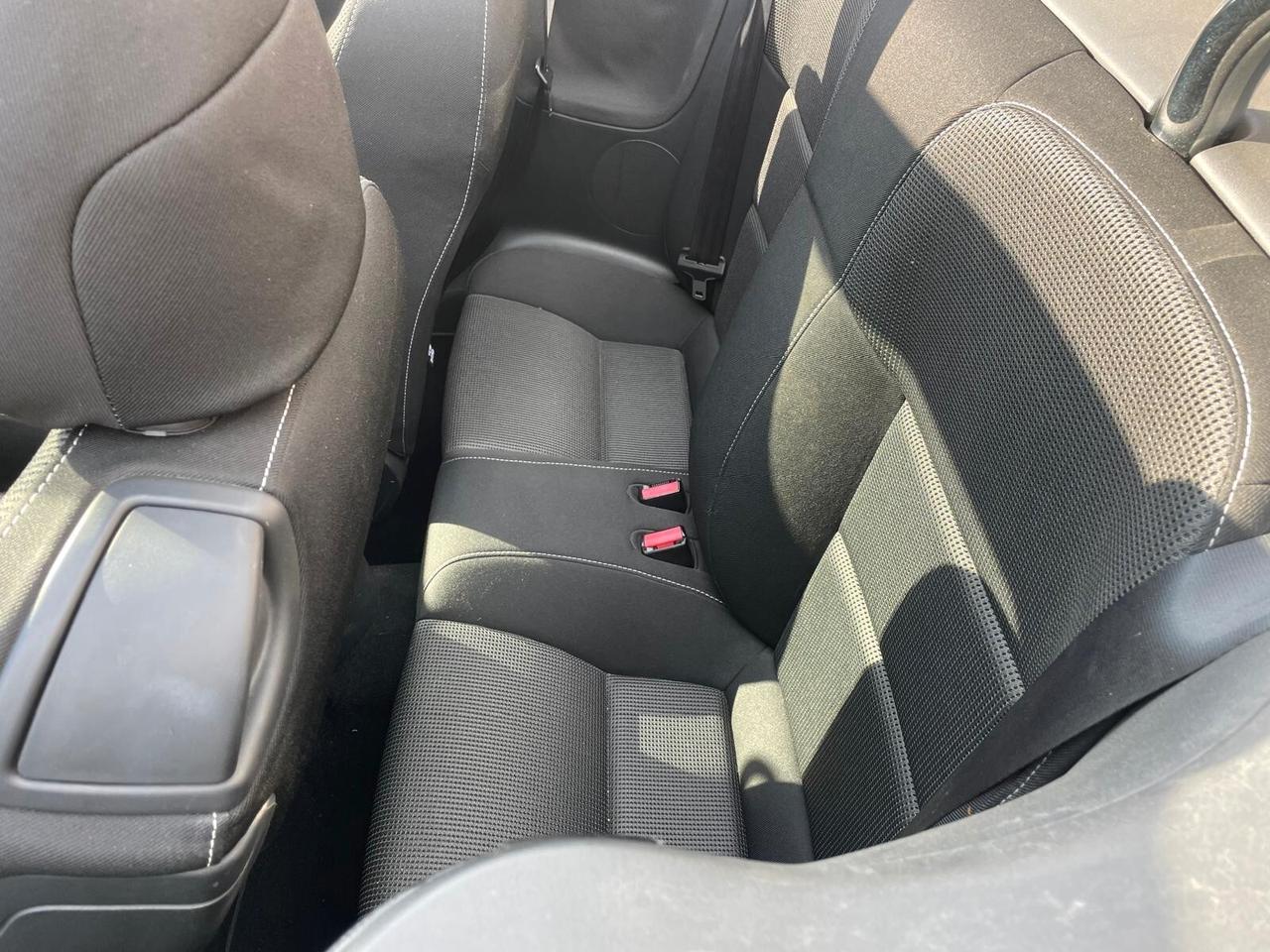 Peugeot 207 1.6 THP 150CV CC Féline