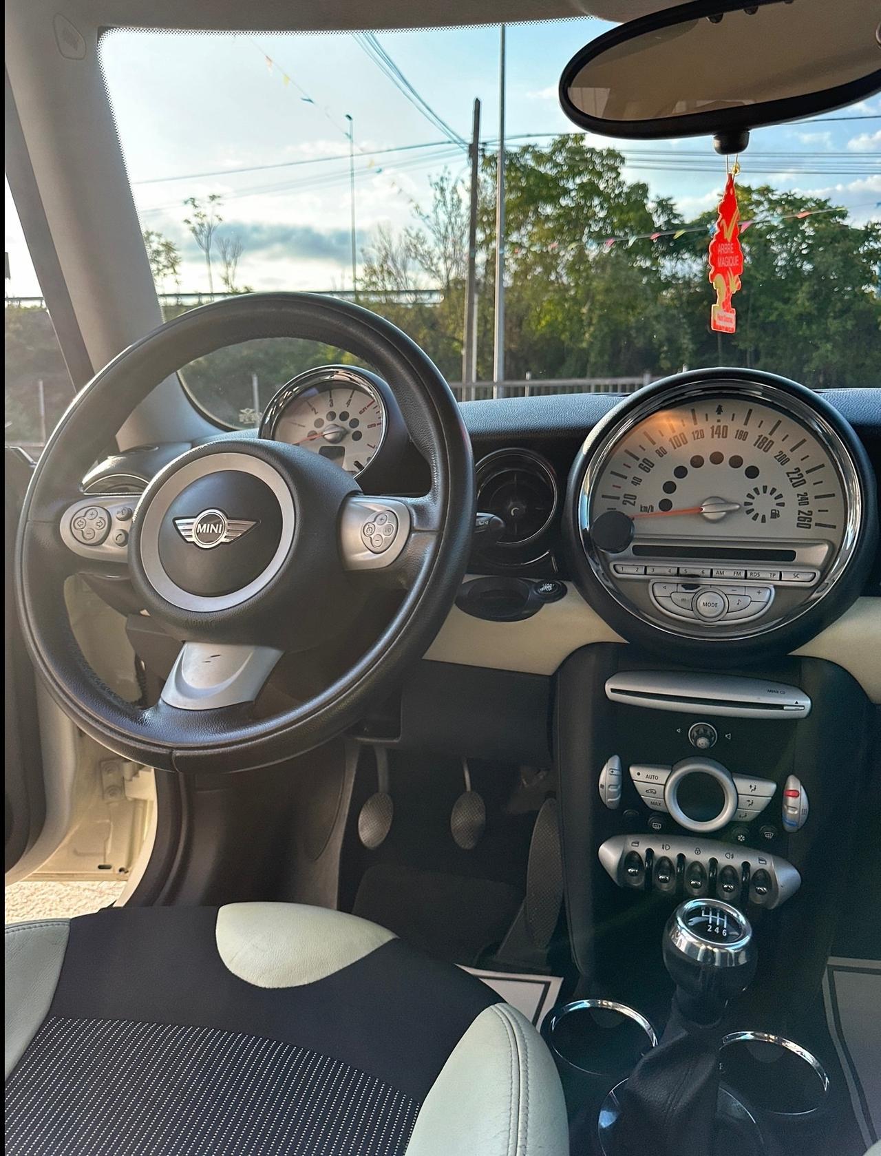 Mini 1.6 16V One D