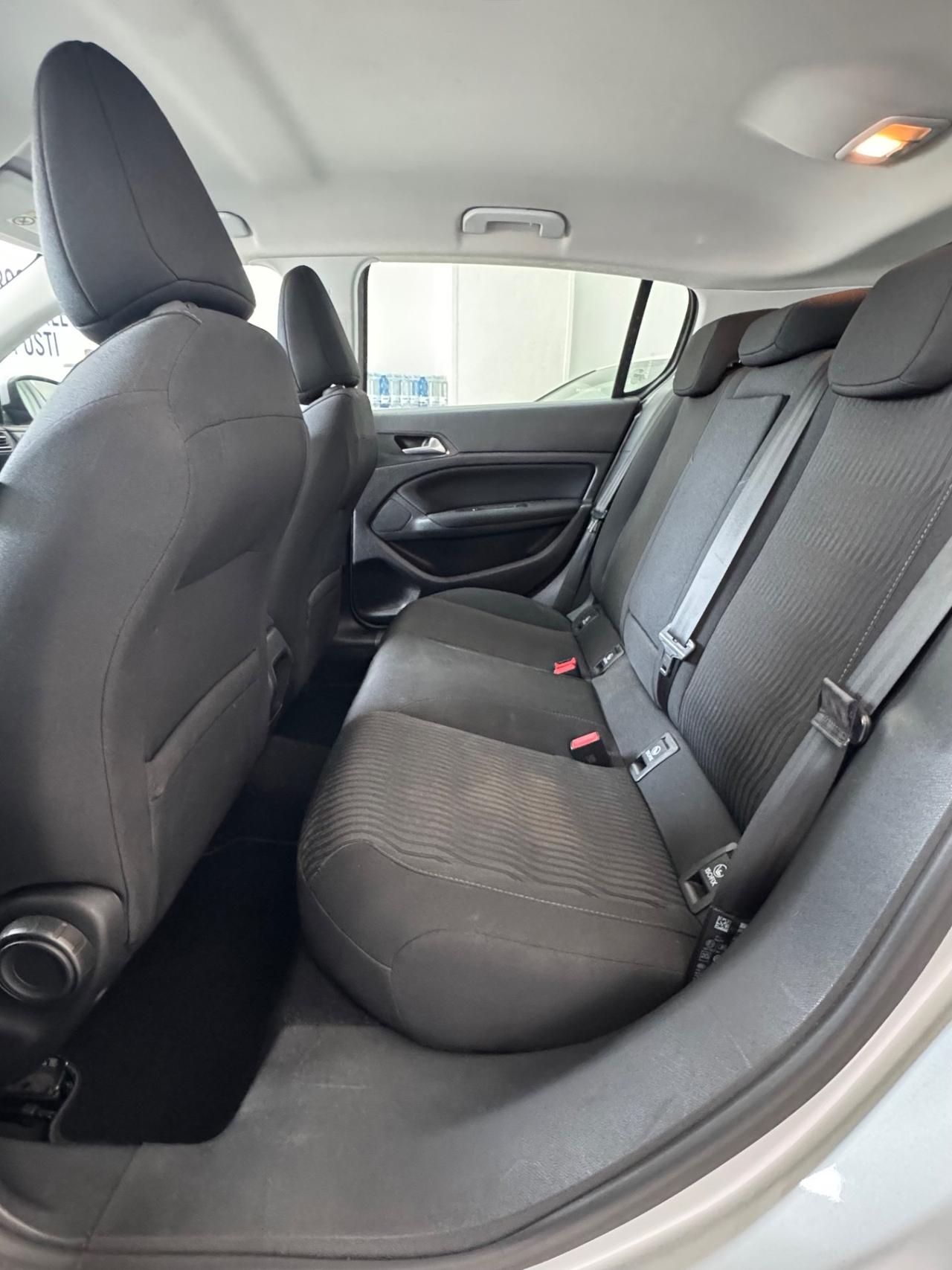 Peugeot 308 1.6 cv 120 cv Diesel