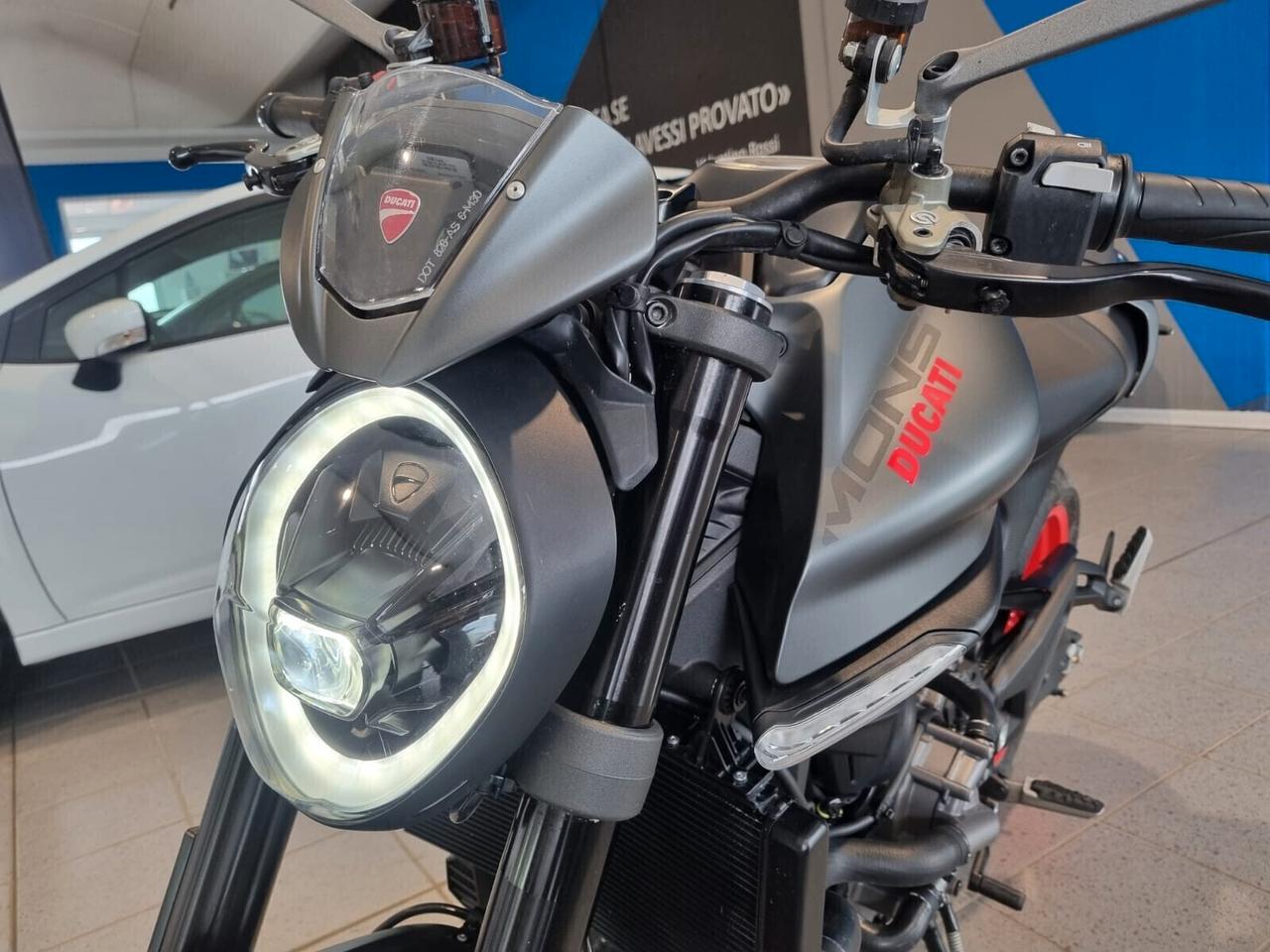 Ducati Monster 937 plus IVA ESPOSTA