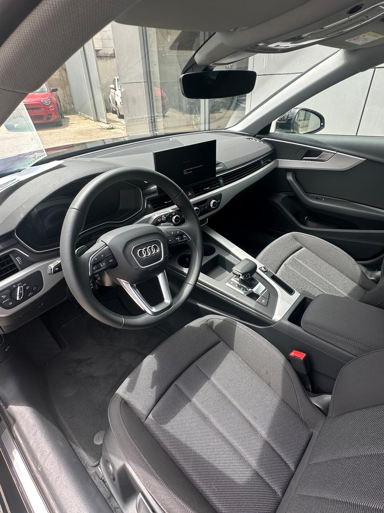 Audi A4 Avant 30 tdi possibilità noleggio no scoring