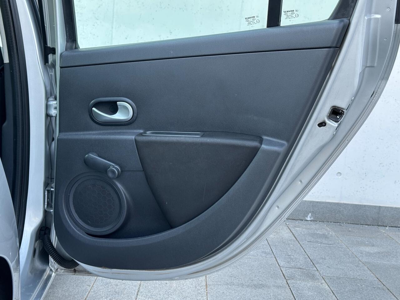 Renault Clio 1.2 16V 5 porte Luxe