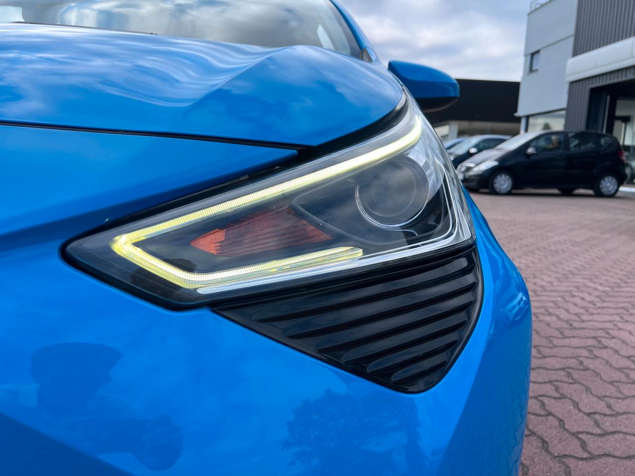 Toyota Aygo Connect 1.0 VVT-i 72 CV 5 porte x-clusiv