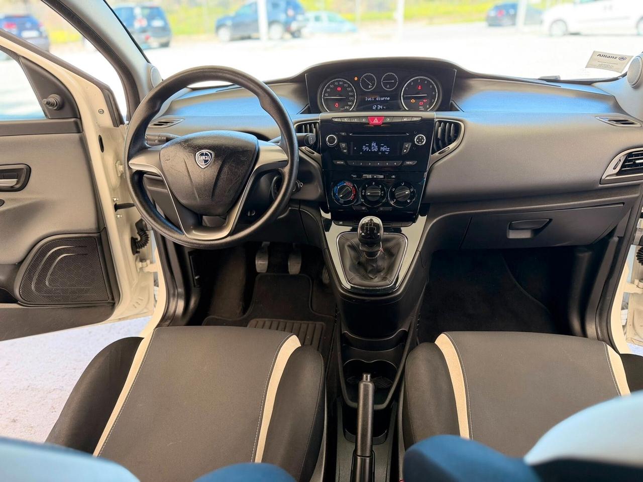 Lancia Ypsilon 1.2 69 CV 5 porte Elefantino