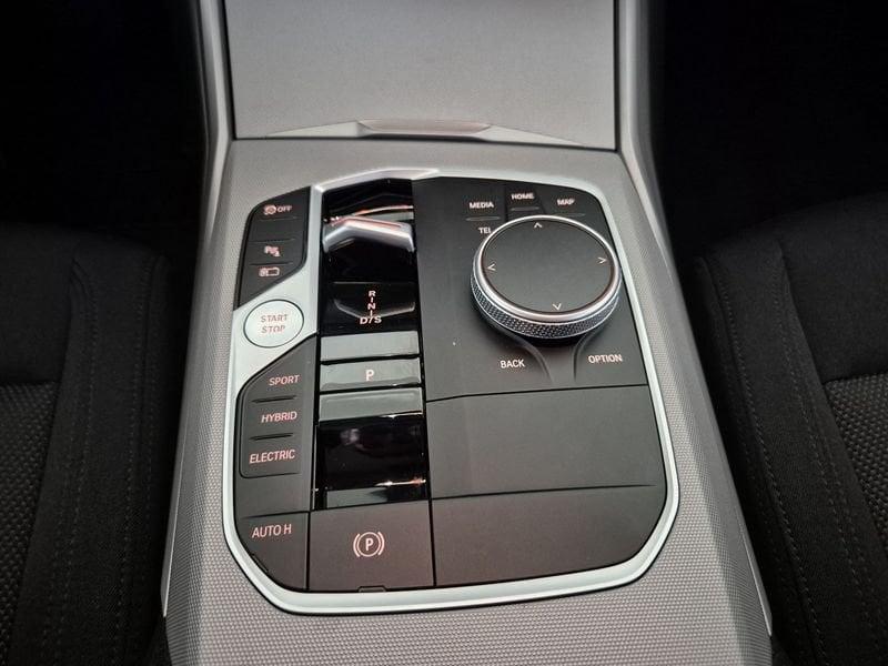 BMW Serie 3 G21 2022 Touring 320e Touring auto