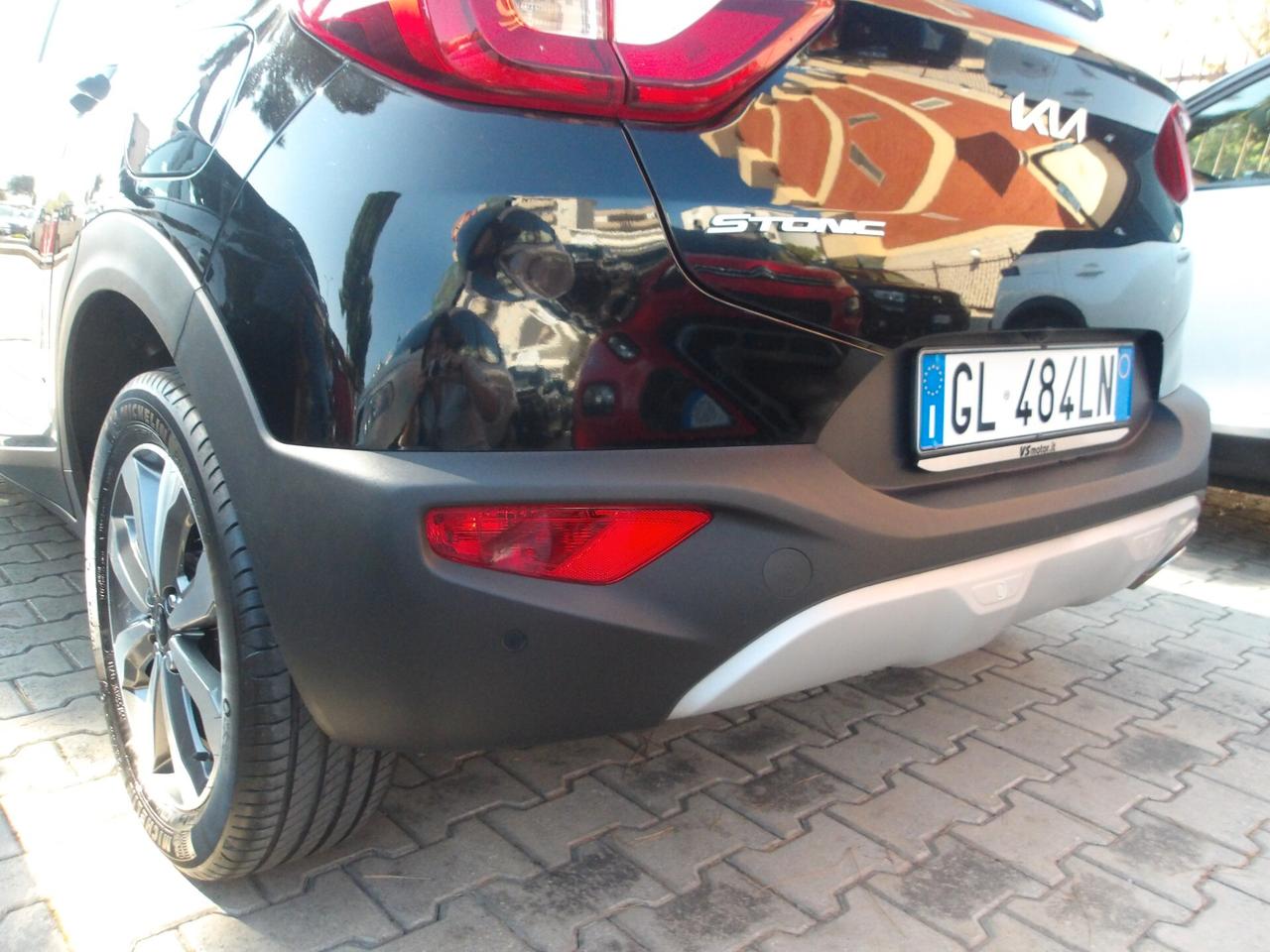 KIA STONIC 1.2 BENZ-KM 18.000-2022