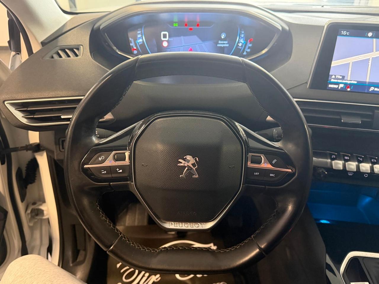 PEUGEOT 3008 1.6 BLUEHDI 120CV OK NEOPATENTATO NAVI CAM ANNO 2017