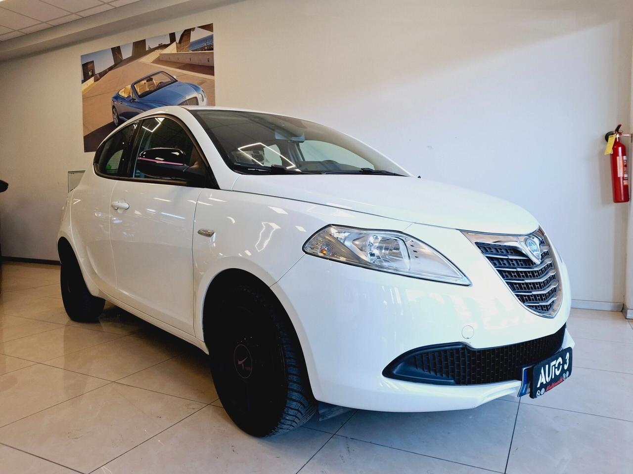 Lancia Ypsilon 1.2 69 CV 5 porte S&S Gold