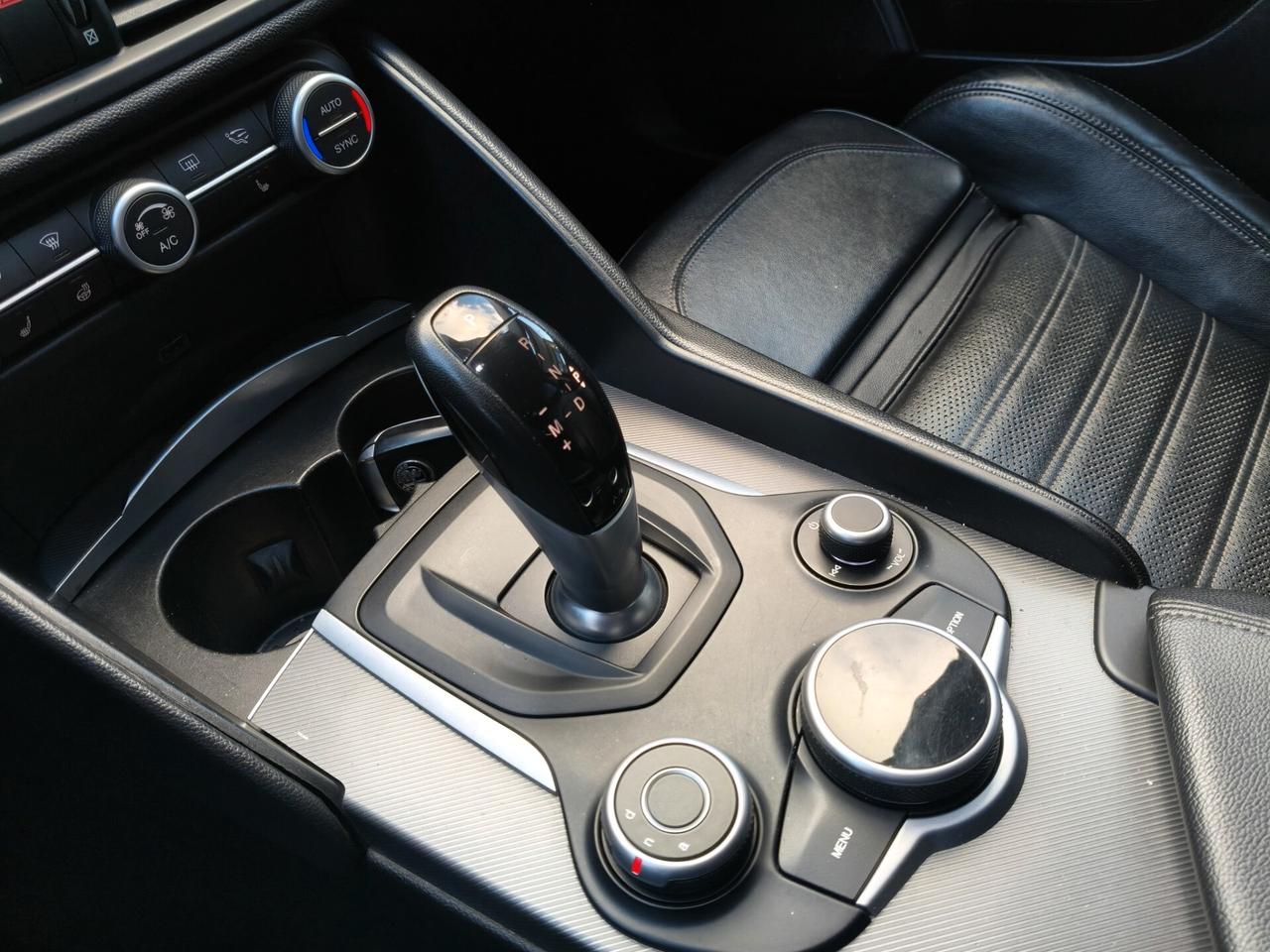 Alfa Romeo Giulia 2.0 Turbo 280 CV AT8 AWD Q4 Veloce