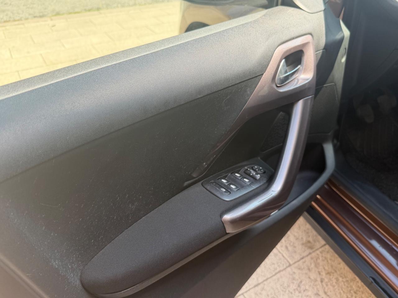 Peugeot 2008 1.6 e-HDi 115 CV Stop&Start Allure