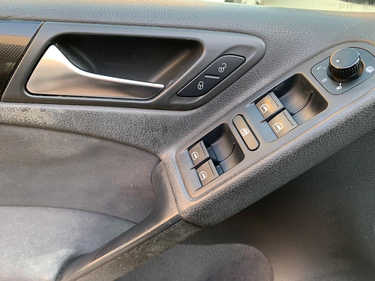 Volkswagen Golf 1.6 TDI DPF 5p.