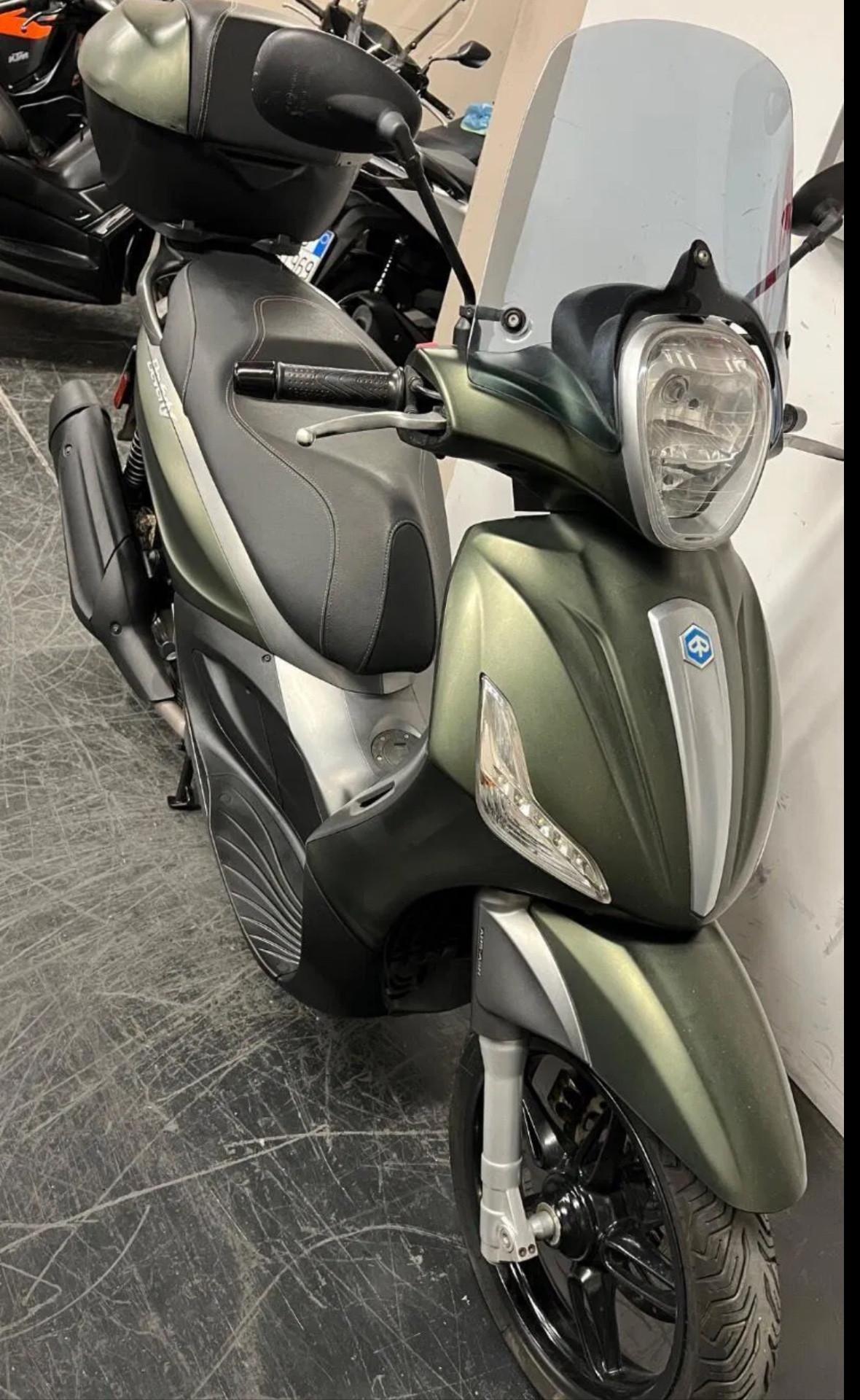 Piaggio Beverly 350 Sport touring