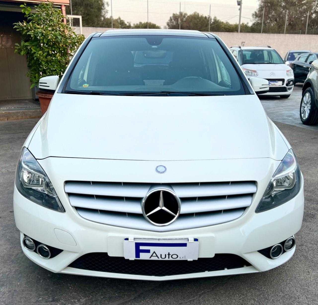 Mercedes-benz B 180 BlueEFFICIENCY Executive,TETTO APRIBILE,NAVIGATORE,RETROCAMERA,ecc.