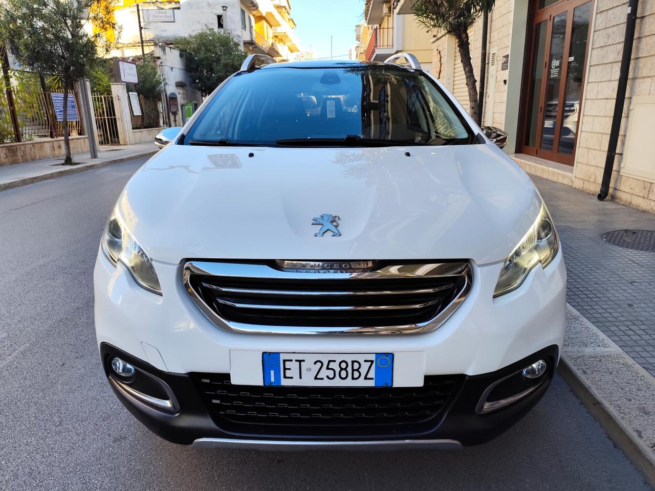 Peugeot 2008 1.2 BENZINA 82CV ALLURE TETTO