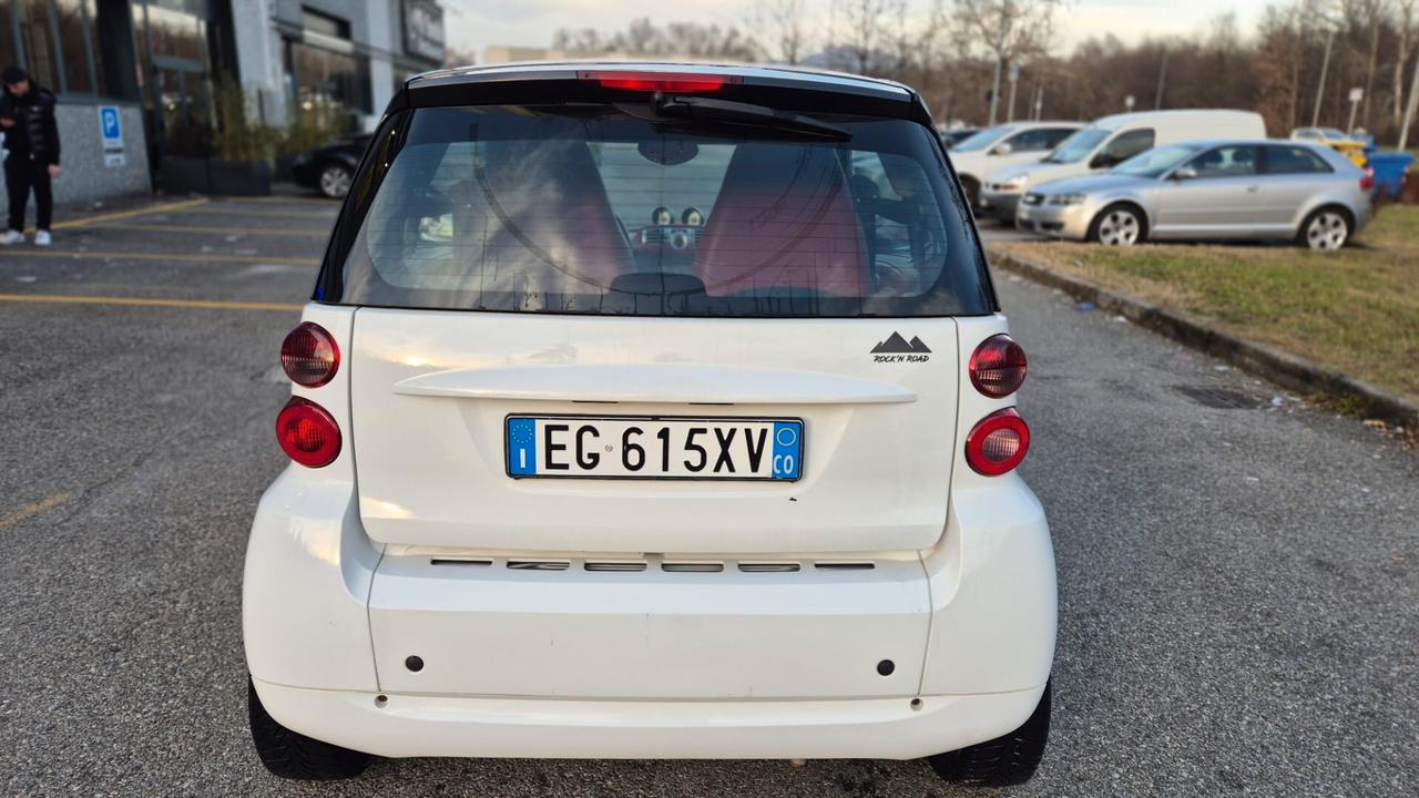 Smart ForTwo 52 kW MHD coupé White Tailor Made