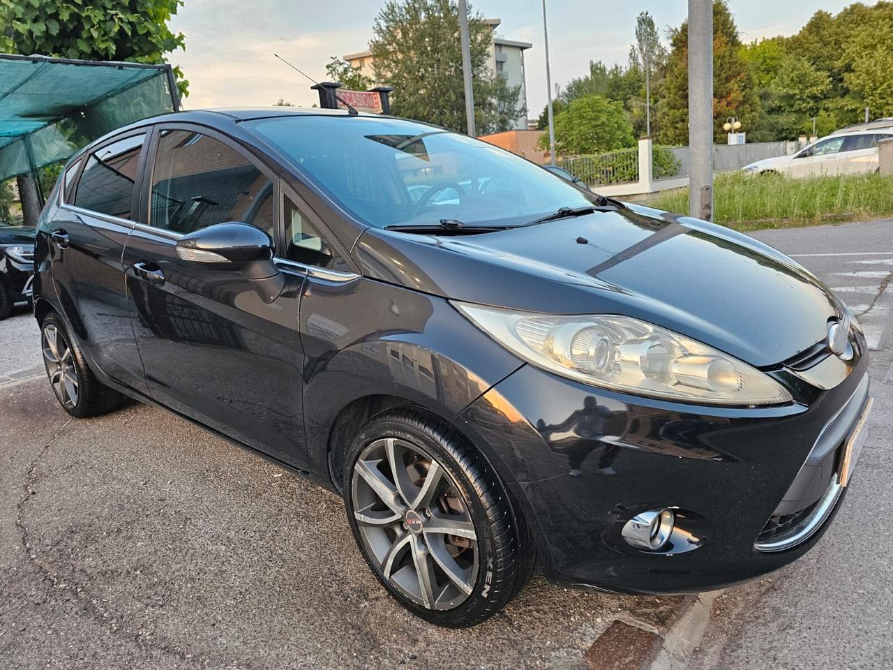 Ford Fiesta 1.2 82cv Titanium*Clima*Cerchi*Neopatentati