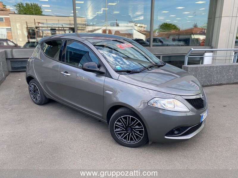 Lancia Ypsilon 1.2 69 CV 5 porte S&amp;S Gold