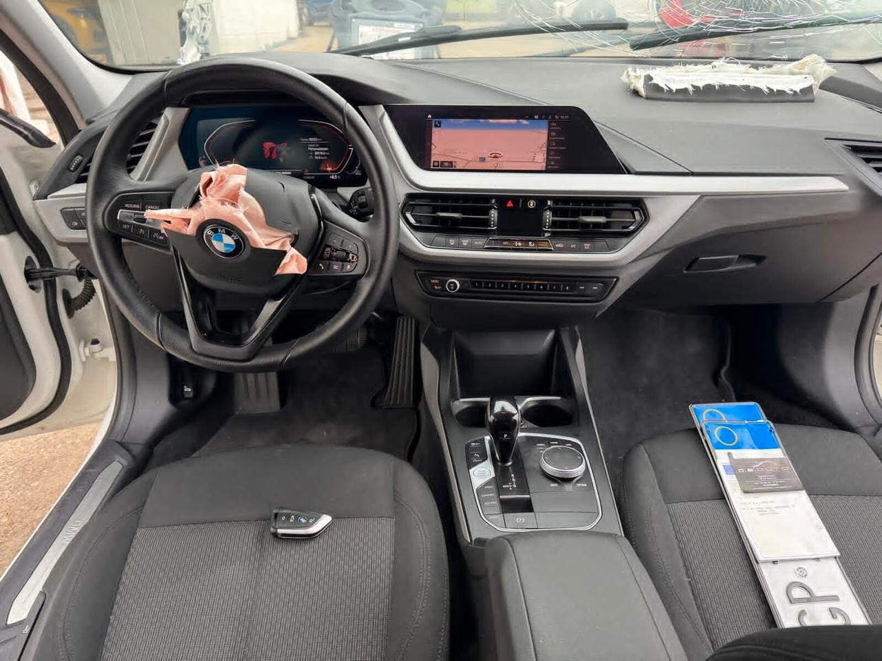 BMW 116 d F40 auto - START INCIDENTATA