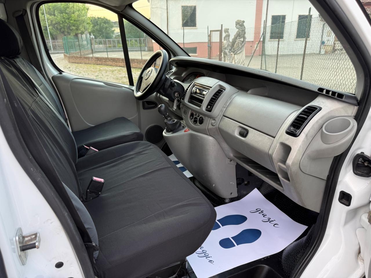 Opel Vivaro 27 2.0i 16V PC-TN Furgone