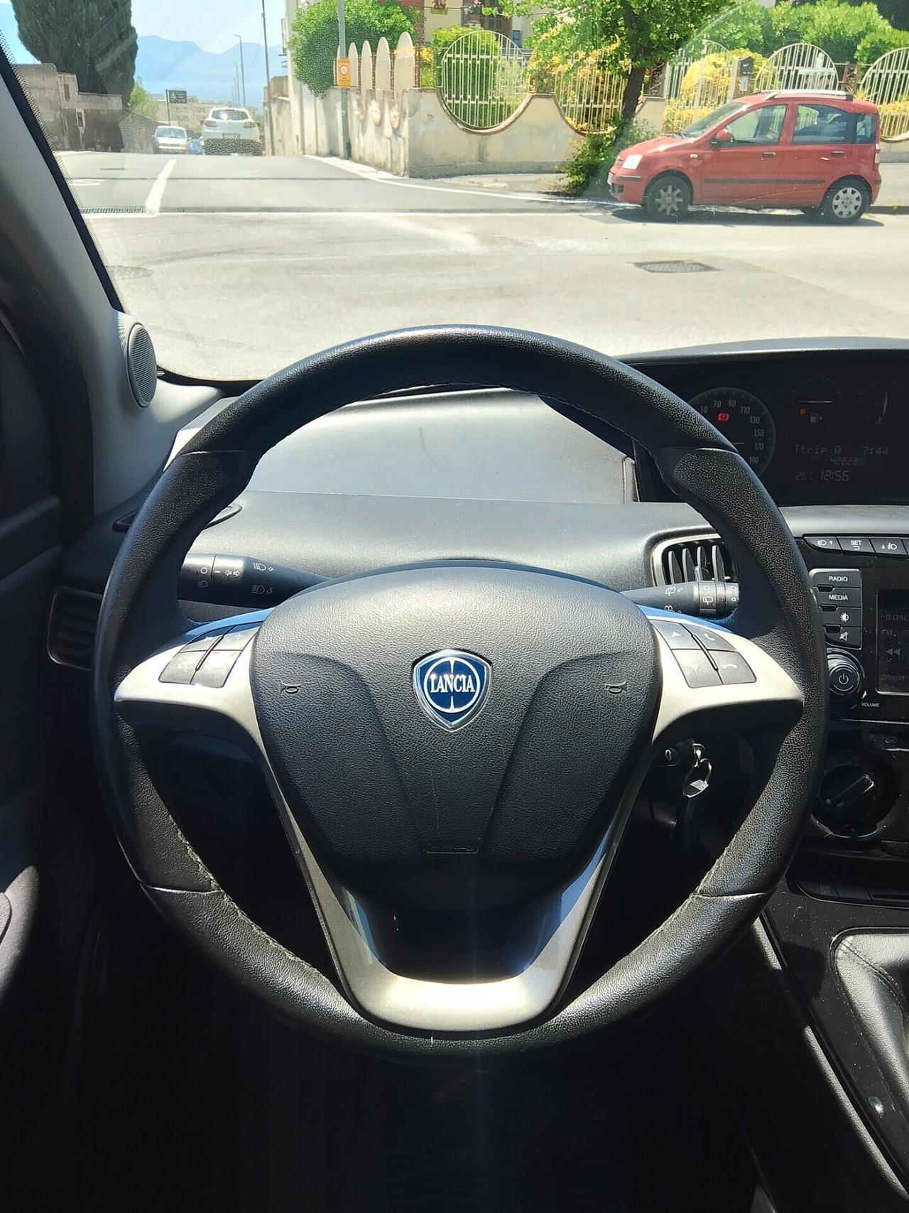 Lancia Ypsilon 1.2 69 CV 5 porte S&S Platinum