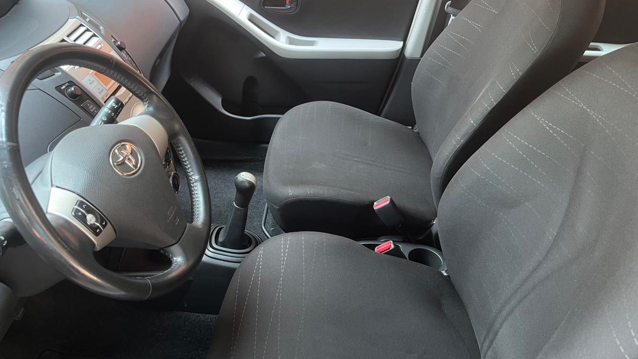 Toyota Yaris 1.0 5 porte Sol