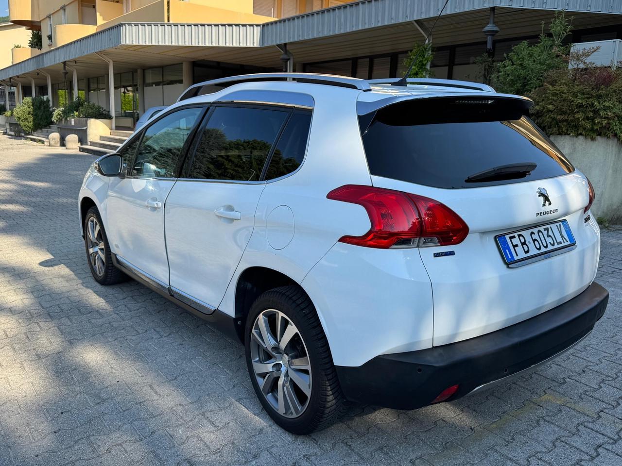 Peugeot 2008 BlueHDi 100 Black Matt