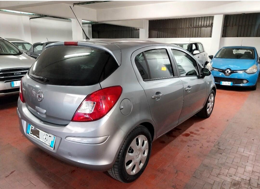 Opel Corsa 1.2 85 cv 5 porte
