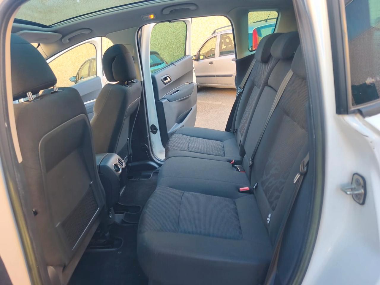 Peugeot 3008 2013---1.6 Diesel