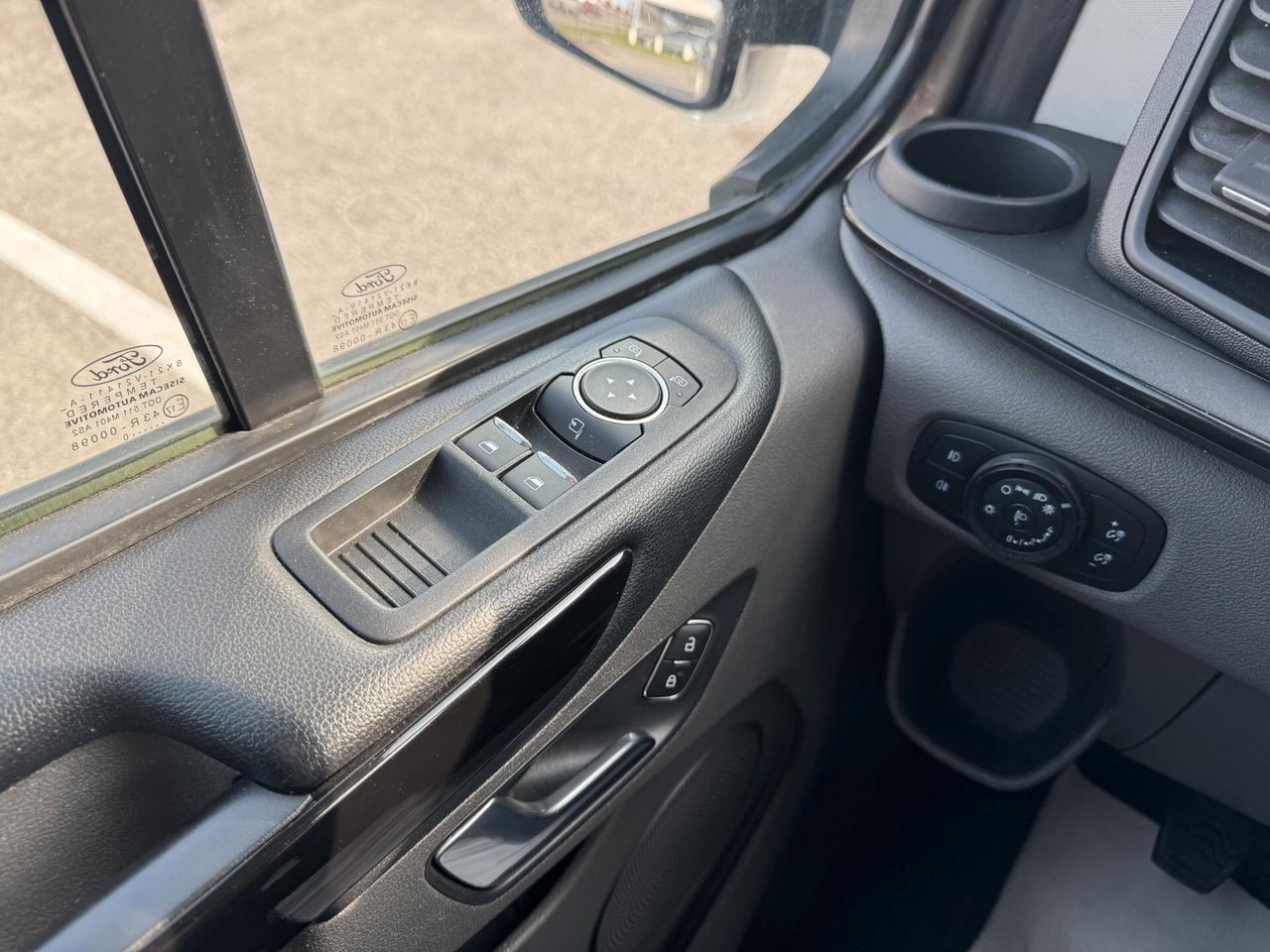 Ford Tourneo Custom Trend 2.0 TDCi 130CV 9posti