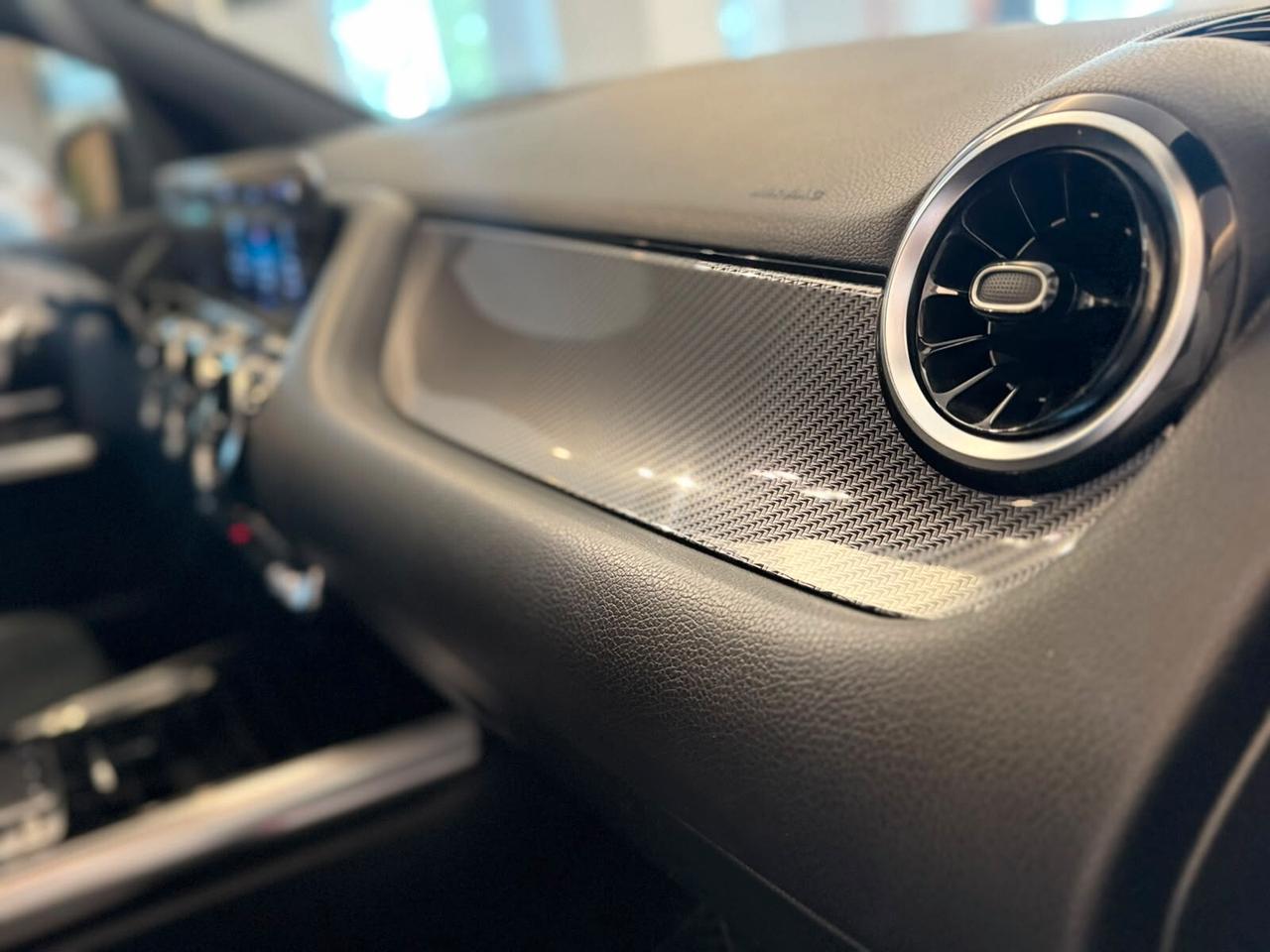MERCEDES-BENZ CLASSE B 180D PREMIUM AMG LINE AUTOMATICA FULL