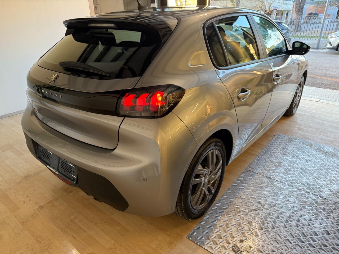 Peugeot 208 PureTech 75 Stop&Start 5 porte Allure