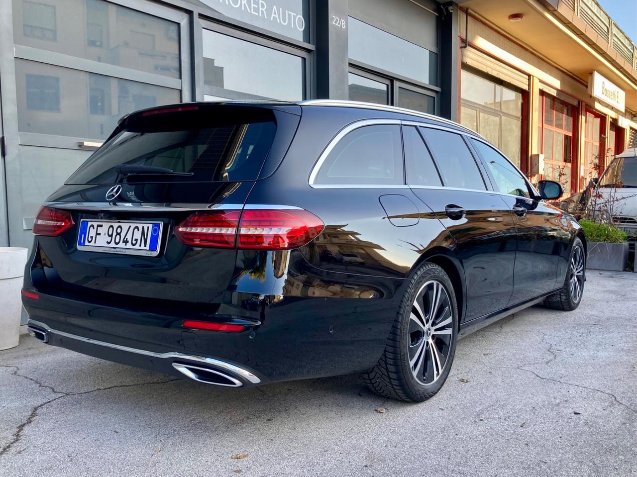 Mercedes-benz E 200 E 220 iva esposta