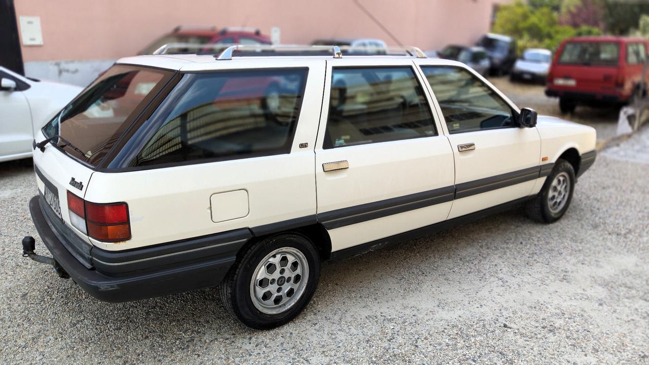 Renault R 21 Nevada 1.7 GTS e Gancio traino