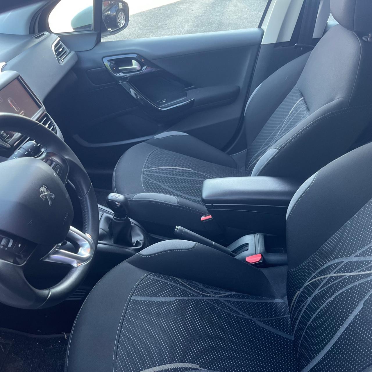 Peugeot 208 PureTech 82 5 porte Allure