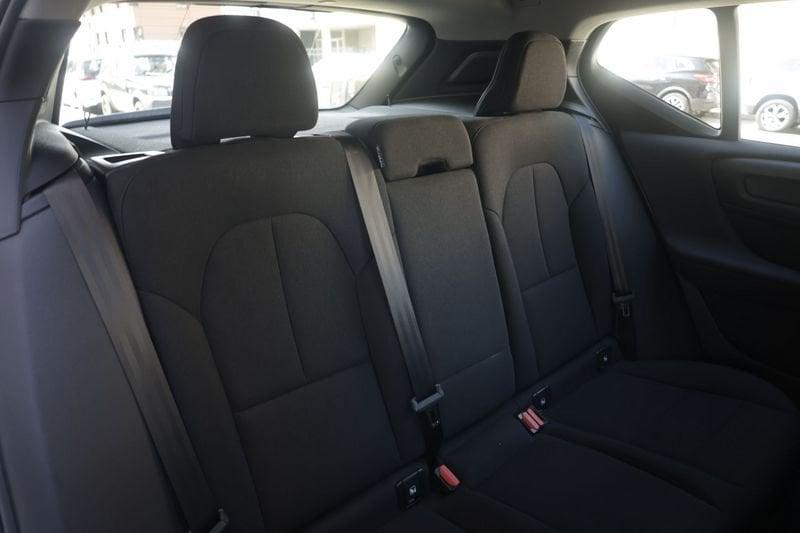 Volvo XC40 Volvo XC40 T2 Momentum Essential 95KW ANNO 2022