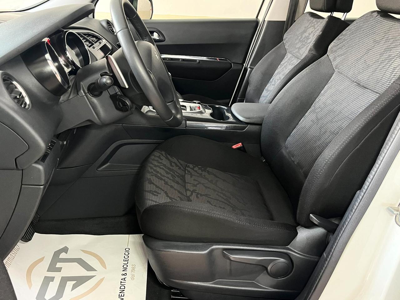 Peugeot 3008 1.6 HDi 112CV cambio automatico Business