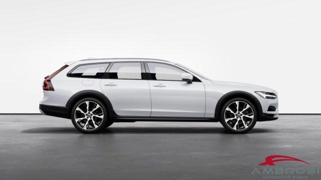 VOLVO V90 Cross Country Mild Hybrid B5 AWD automatico Plus