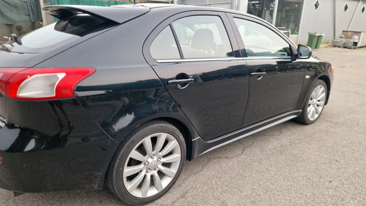 Mitsubishi Lancer 1.8 5p. Sportback Invite