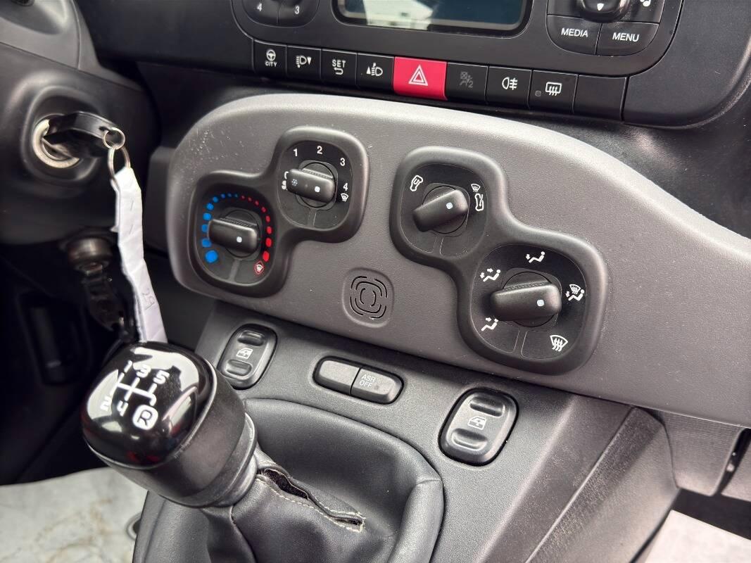 Fiat Panda 1.2 Lounge 69cv E6