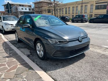 VOLKSWAGEN GOLF 8 1,0 eTSI 110 CV DSG LIFE 5P