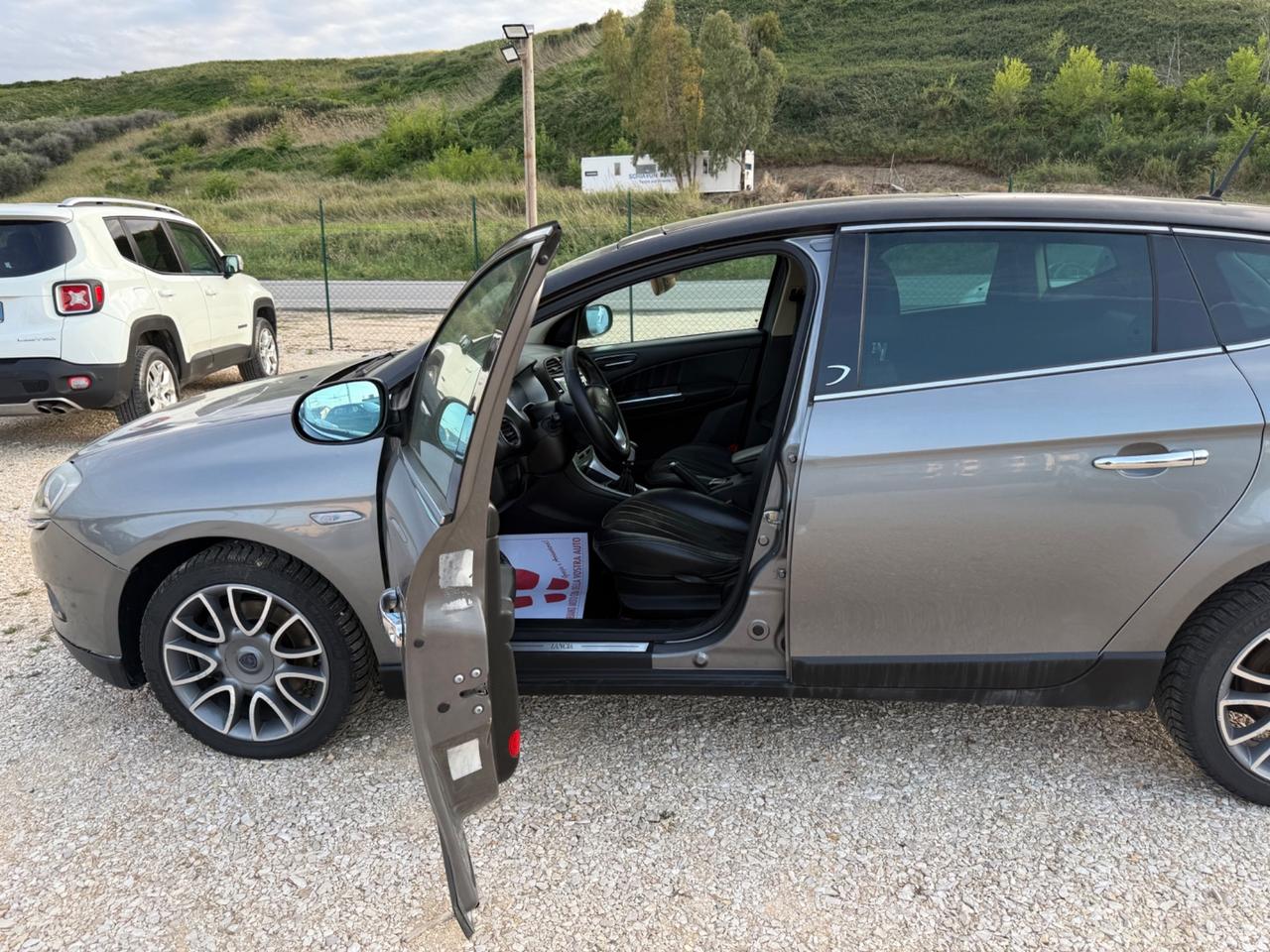 Lancia Delta 2.0 MJT TETTO/navi/Pelle 2.900€