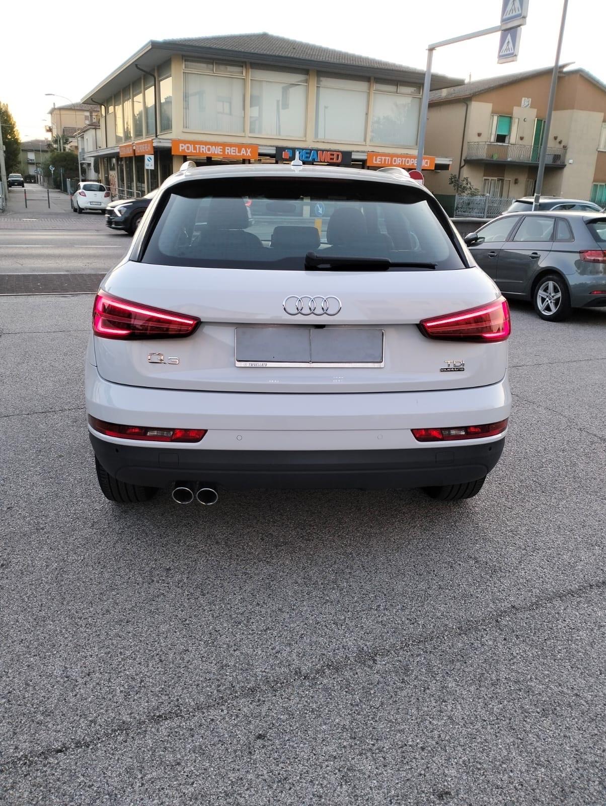 Audi Q3 S - LINE