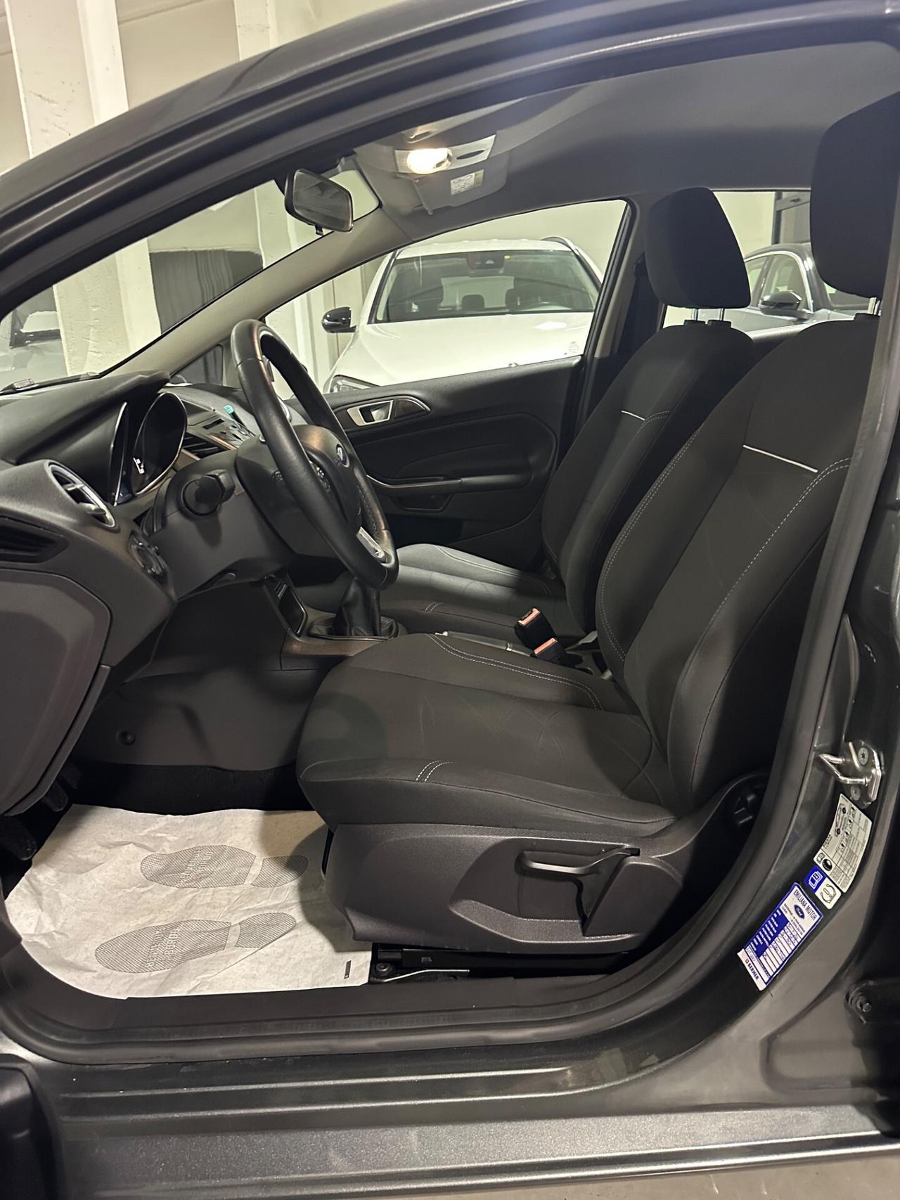 Ford Fiesta 1.2 60CV 5 porte Black & White Edition