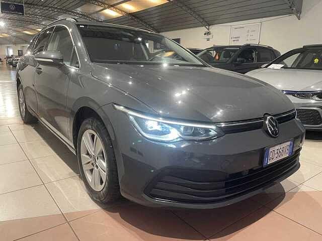 Volkswagen Golf 8ª serie Variant 1.0 eTSI EVO DSG Life