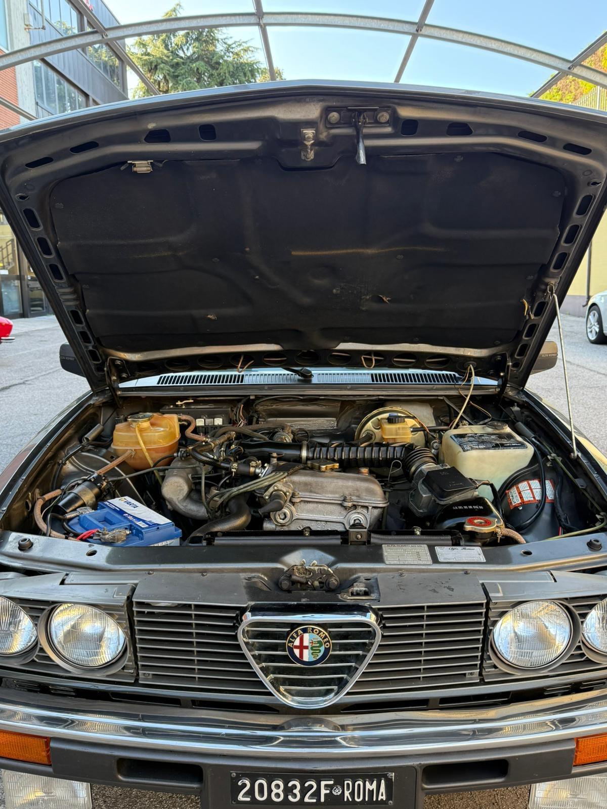 Alfa Romeo Alfetta Quadrifoglio Oro 2.0i "SOLO 32.000 KM"