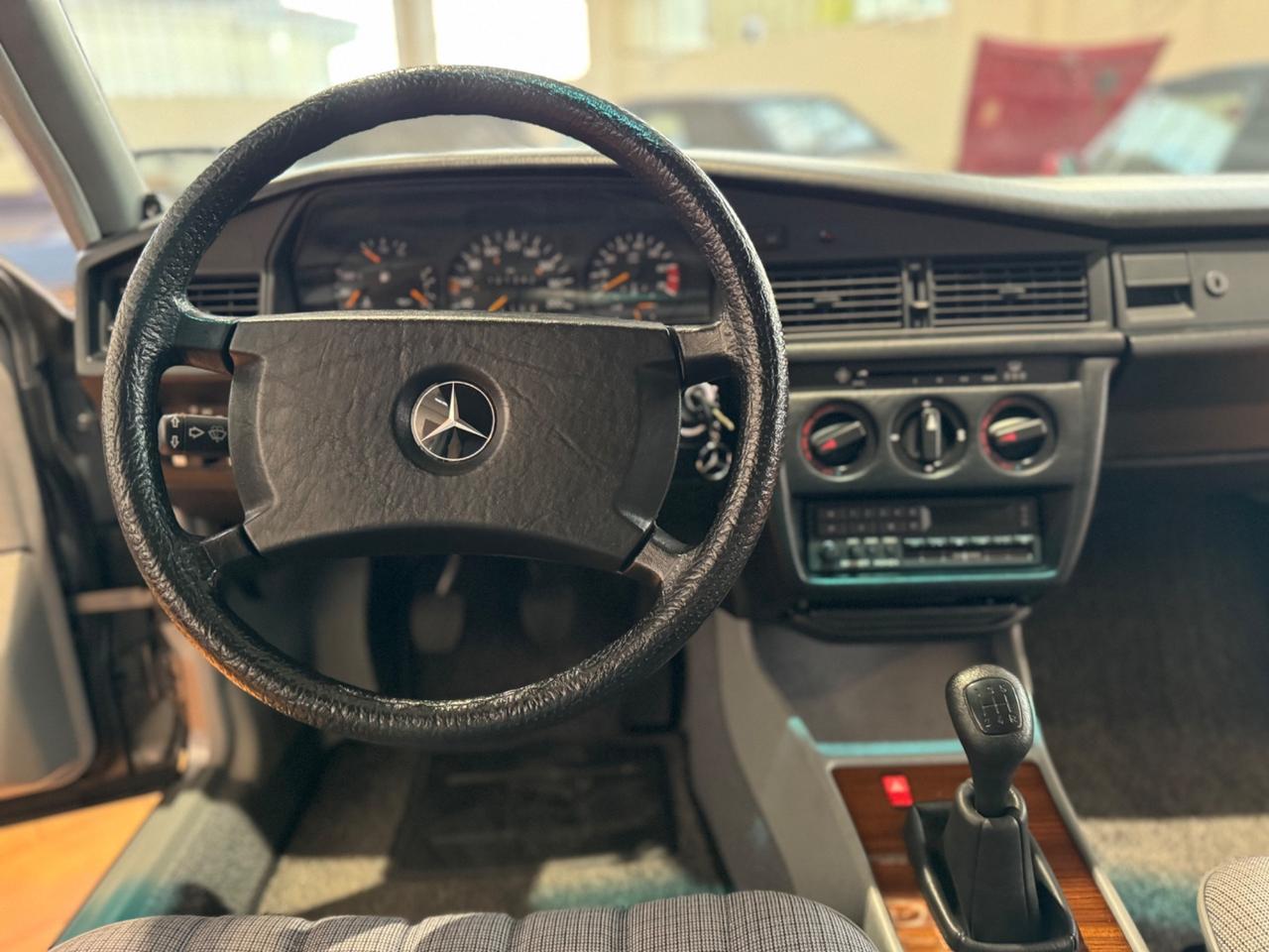 Mercedes-benz 190E 2.0 - ASI - Book Service