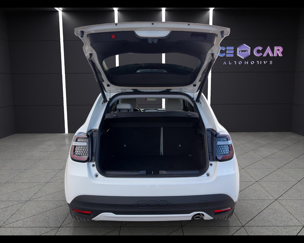 FIAT 600 Hybrid 110 CV DCT MHEV La Prima