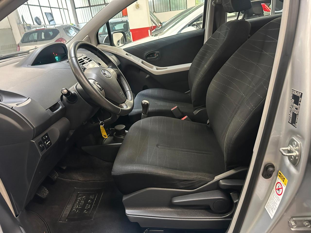 Toyota Yaris 1.0 5 porte